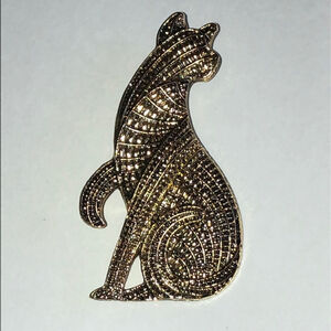 Aged Antique Gold Tone Boho Cat Brooch